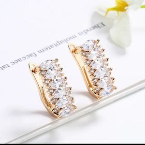 Elegant 18k Gold Plated and Sparkling Earrings